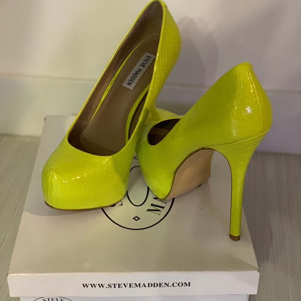 Gorgeous Steve Madden (Nala) heels